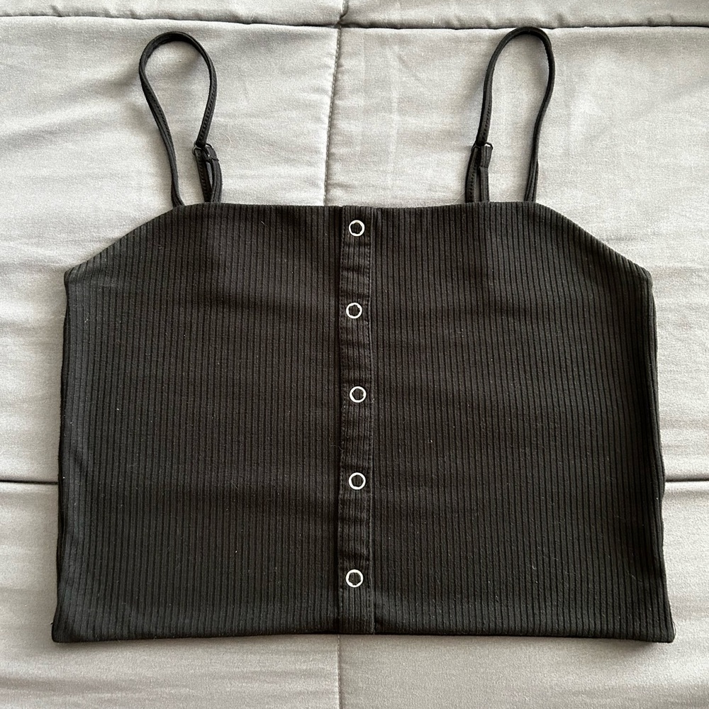 Me to We Black Ribbed Cropped Button Up Tank